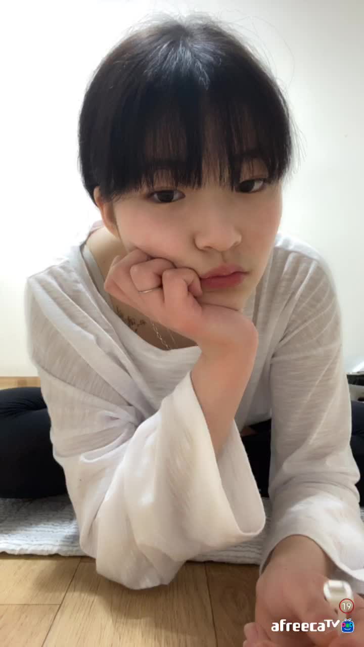 존예녀 겨울이 아프리카 방송 1일차 (14) 썸네일